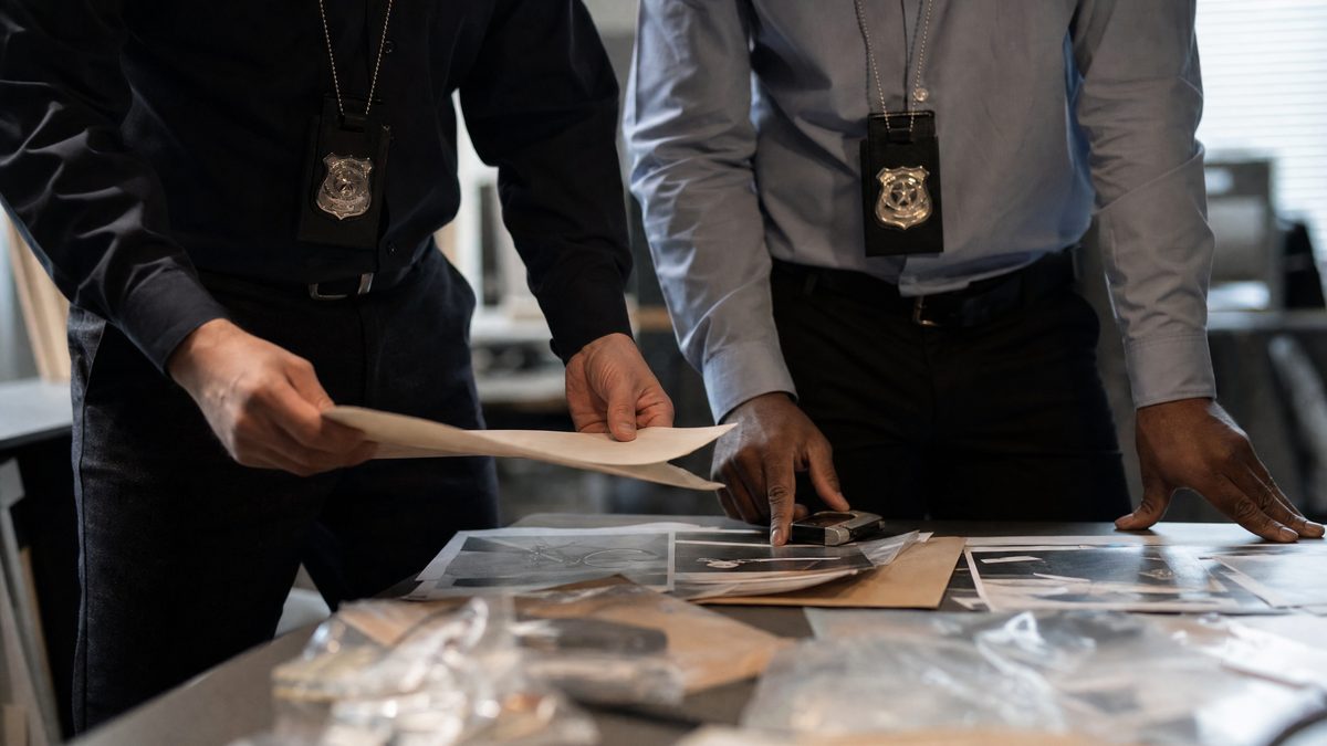 28 police investigation documents