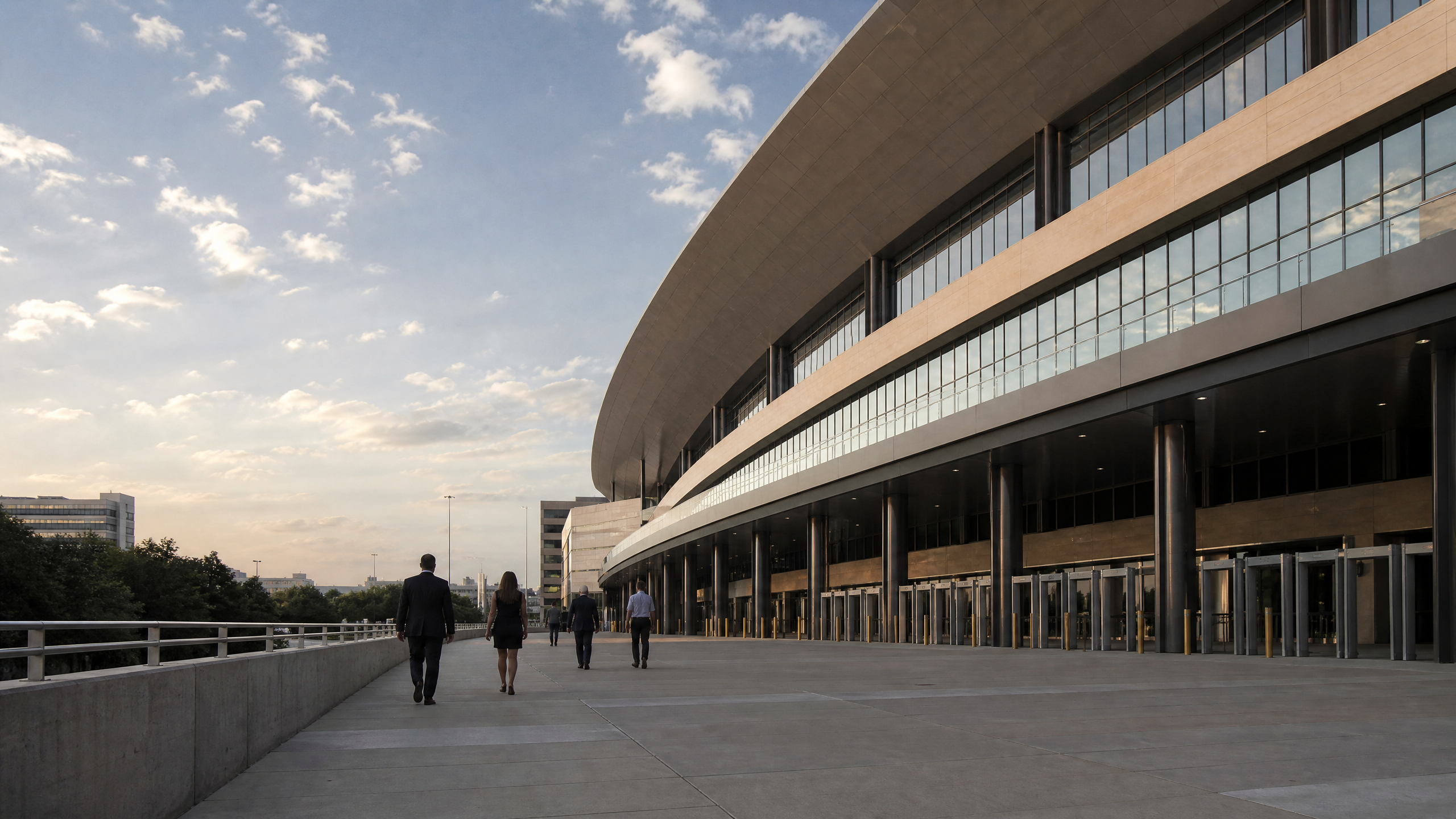Exterior de un recinto de eventos de gran capacidad.