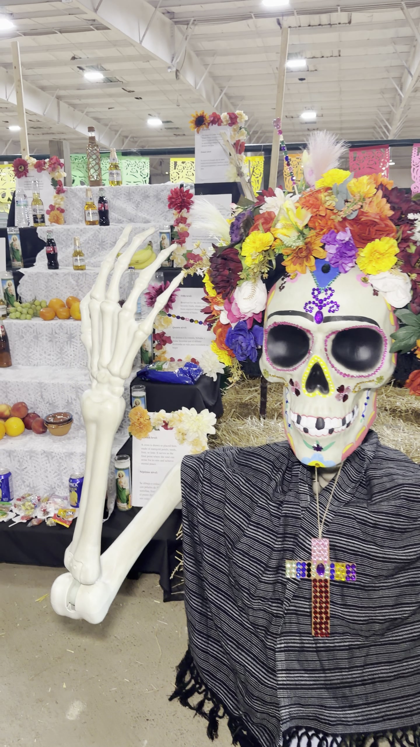 Altar comunitario de la Muerteada 2026 en Plaza La Monumental de Columbus, Hilliard.